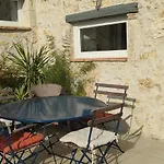 Oda ve Kahvaltı Maison La Thebaide 3*